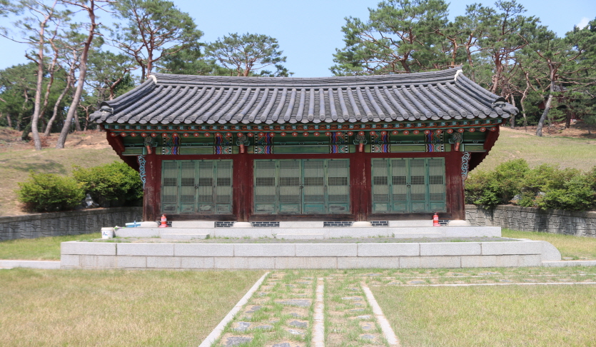 화성남양리신빈김씨묘역 | 관광정보 | 여행정보 | 경기관광플랫폼
